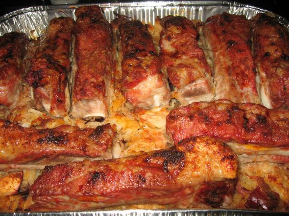 Кислая капуста тушеная со свининой