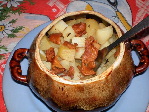 мясо в горшочках