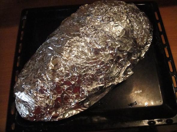 баранья нога с молодым картофелем и овощами