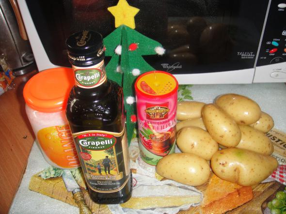 баранья нога с молодым картофелем и овощами