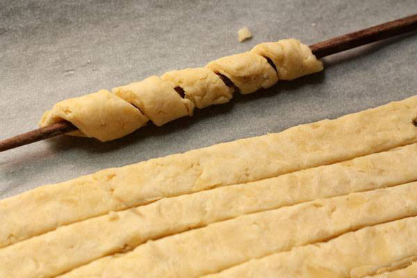 соленые крекеры с сыром