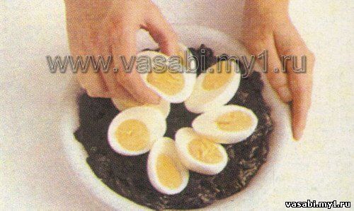 яйца с соусом из шпината и сыра