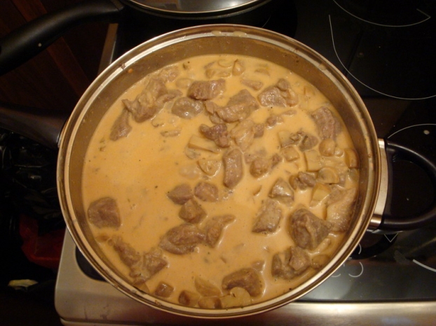 мясо в сырном соусе
