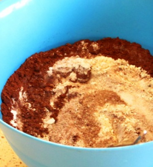 шоколодный торт с карамелью