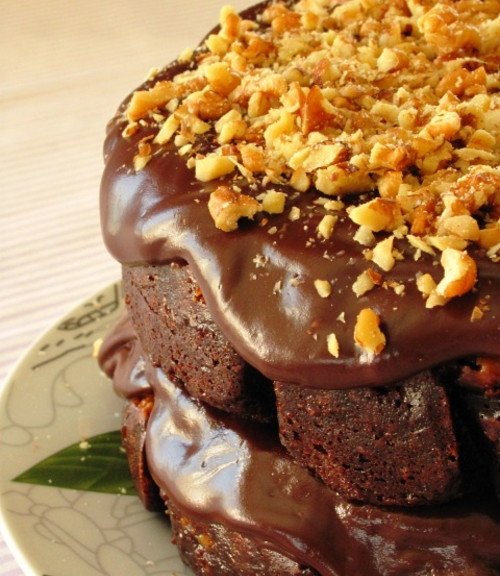 шоколадный торт с карамелью 
