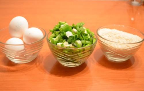 пирожки с зеленым луком и яйцом