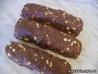 Сладкая колбаса из печенья