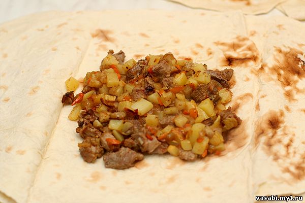 Мясо в армянском лаваше