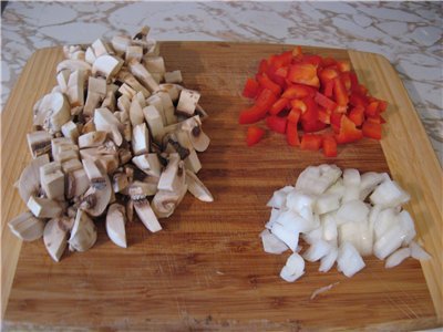 рисовая запеканка с куриной грудкой, грибами и овощами